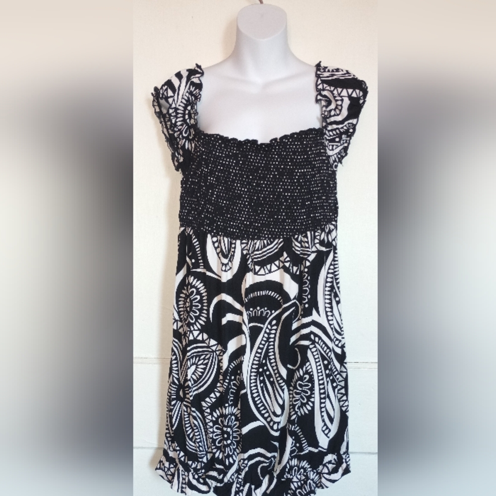 🌺BUNDLE ONLY🌺 Speechless Black and White Patterned Blouse